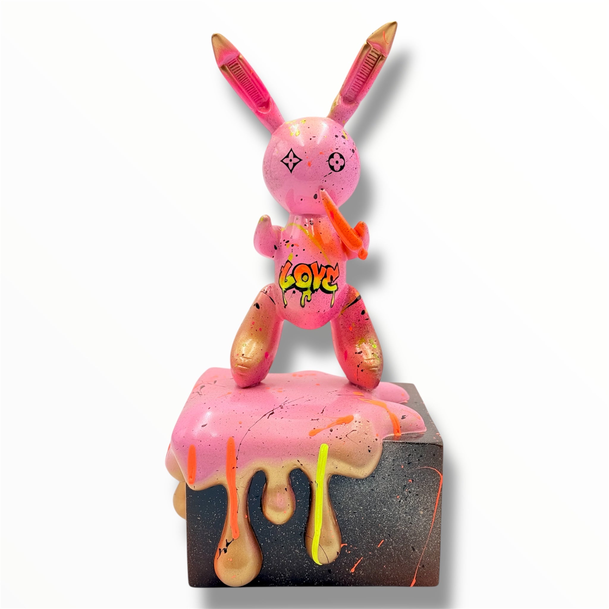 Balloon Rabbit Sculpture LOVE | Pink Street Art Edition