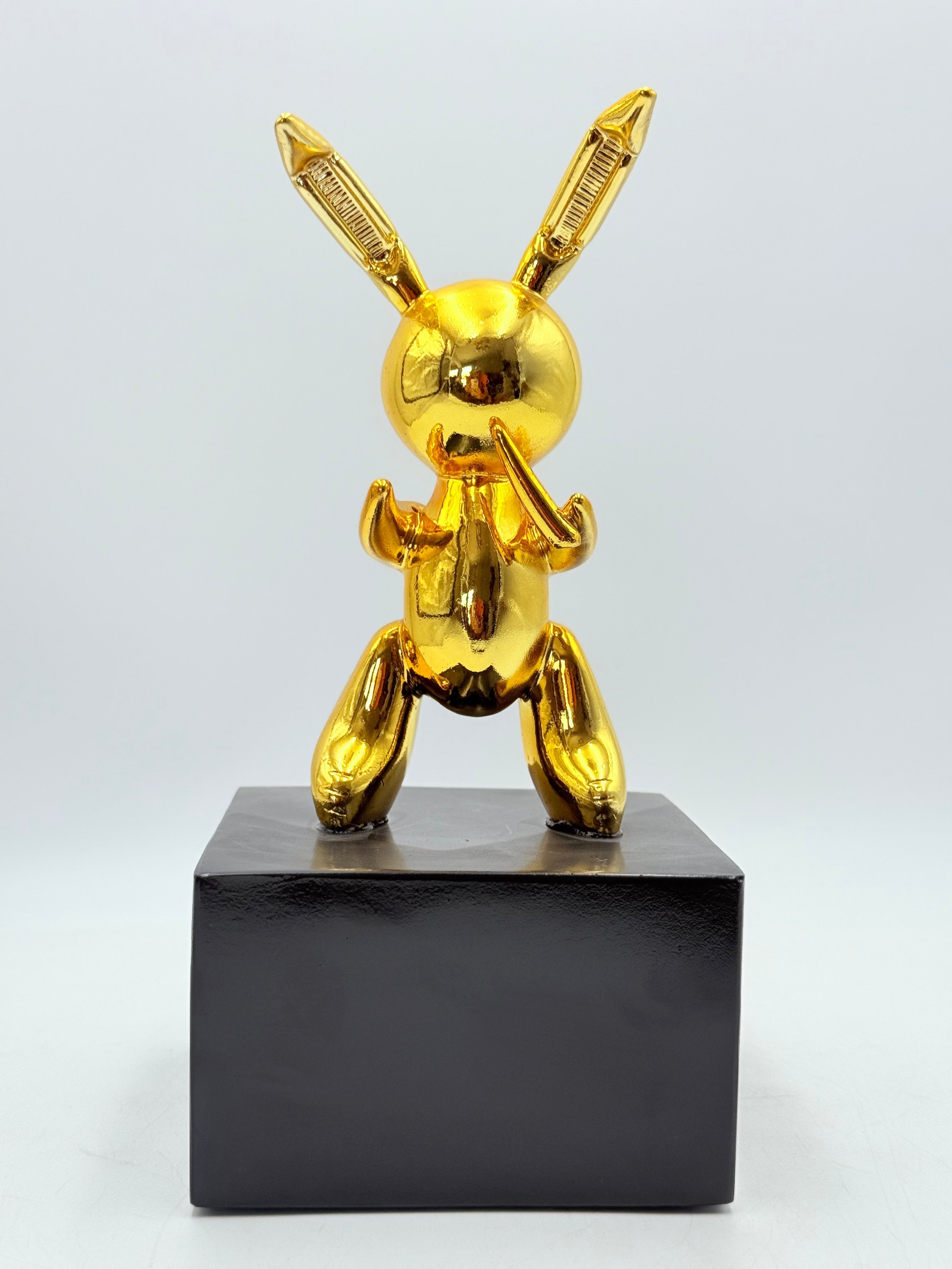 Small Balloon Rabbit Sculpture | Gold Chrome Edition